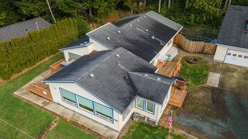 House, Multiple Beds (Moss Quadrant) | Property grounds