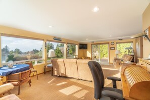 Casa, varias camas (Moss Quadrant) | Sala de estar