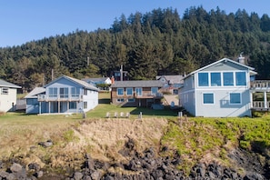 Exterior - Pelican's Landing (Depoe Bay)