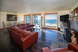 House, 2 Queen Beds (Pelican's Landing) | Living room - Pelican's Landing (Depoe Bay)
