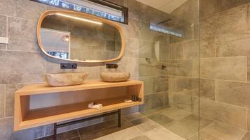 Shower, hair dryer, bathrobes, slippers