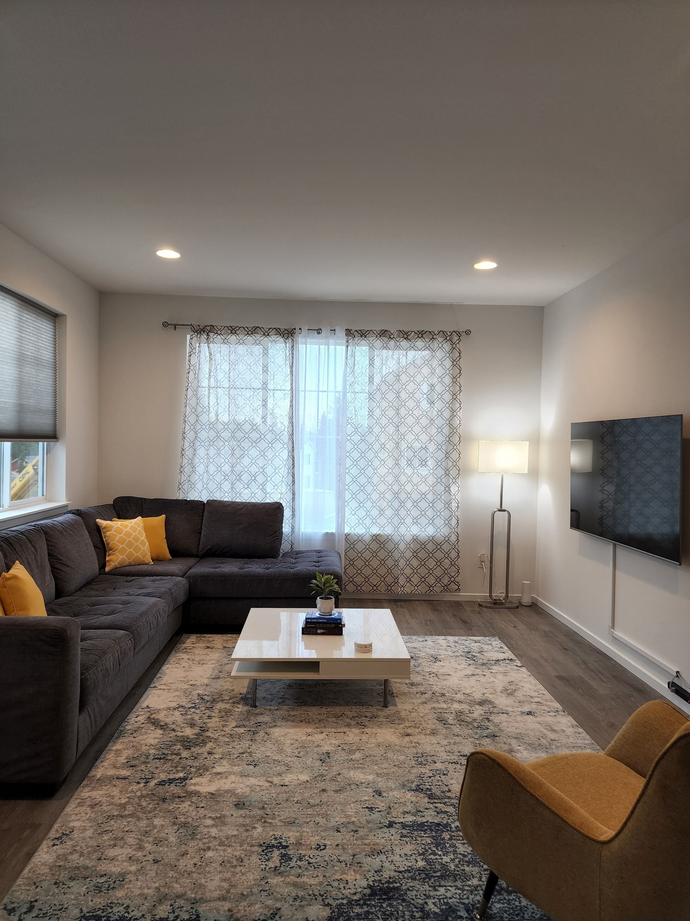 Upscale Silverdale Townhouse