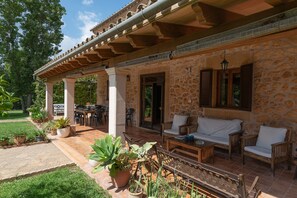 Outdoor dining - GINA - Nice house with private pool and Free Wifi (Algaida)