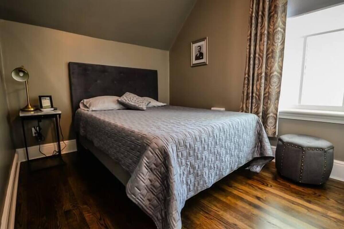 Executive Room | Free WiFi