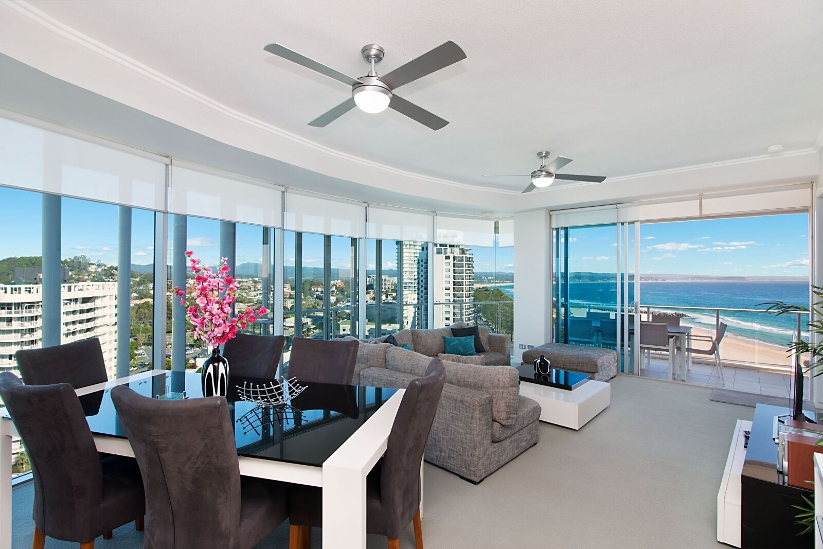  Reflections 1501 - 3Bed with ocean views Newly Refurbished — image 8