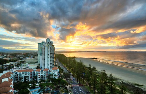  Reflections 1501 - 3Bed with ocean views Newly Refurbished