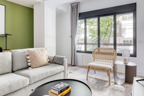 Télévision, chaîne hi-fi