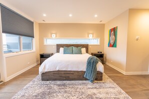 5 bedrooms, in-room safe, desk, iron/ironing board