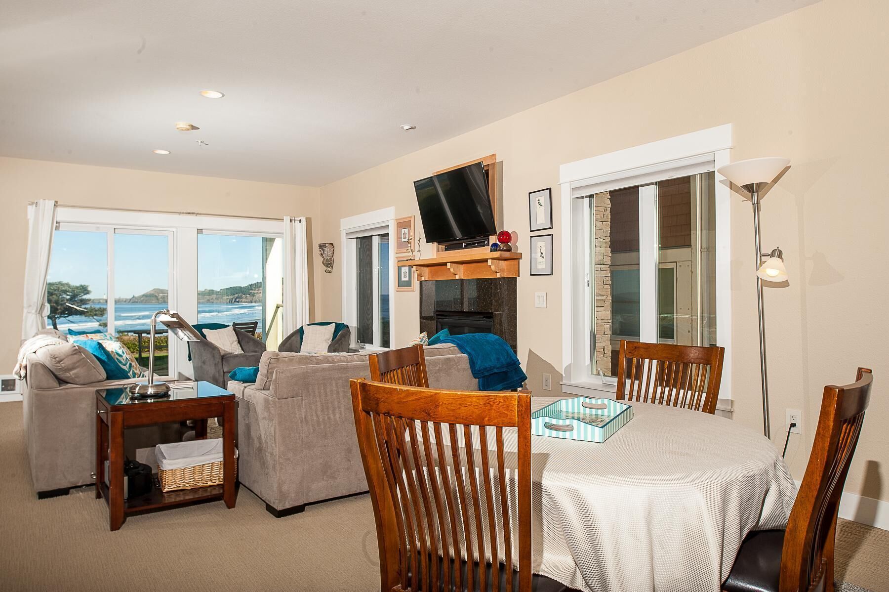 Condo, Multiple Beds (Lighthouse View at Shoreline Ridge) | Living room