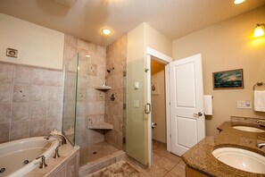 Condo, Multiple Beds (Lighthouse View at Shoreline Ridge) | Bathroom