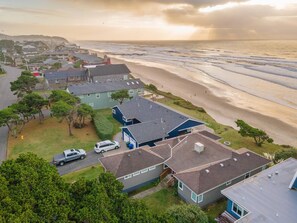 Exterior - Ocean's Edge (Lincoln City)