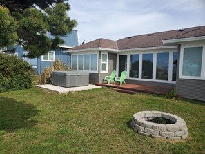 Casa, varias camas (Ocean's Edge) | Jardines del alojamiento