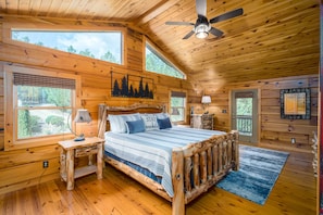 3 bedrooms, internet, bed sheets - SKYVIEW STATION: Secluded 3-Level Log Cabin w/ Private Trail (Cherokee County)