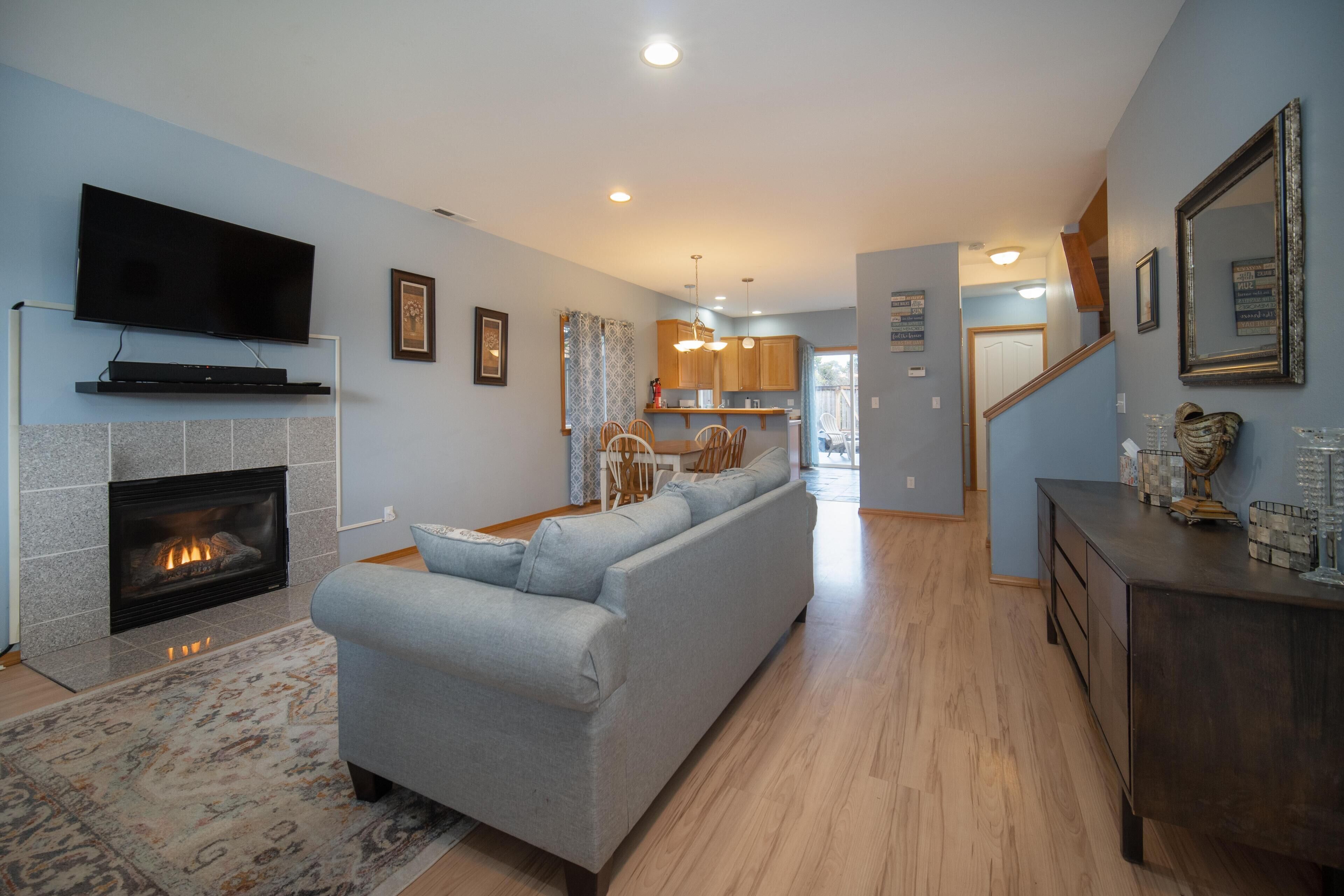 House, Multiple Beds (Necanicum House) | Living room