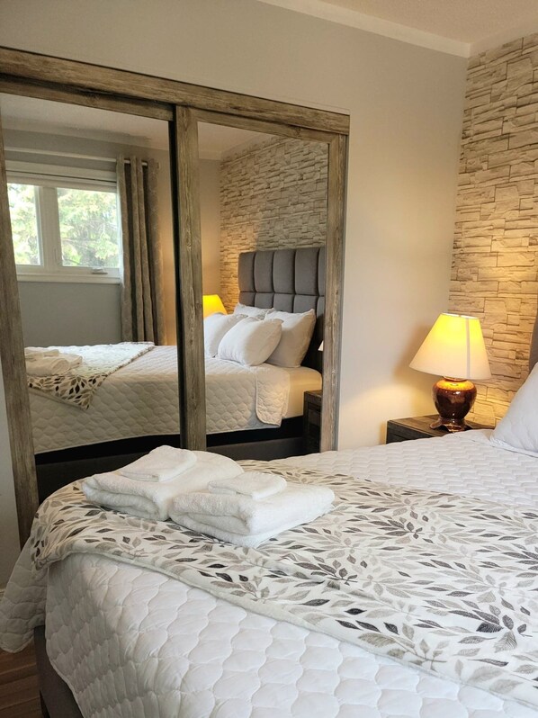 2 chambres, fer et planche à repasser, Wi-Fi gratuit, draps fournis