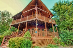 Exterior - Hill Hiker's Haven (Townsend)