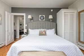 2 bedrooms, desk, iron/ironing board, travel cot