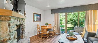 Private Condo-Walking distance to Downtown Fish Creek