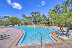A heated pool - Vista Cay Resort Condo ~ 5 Mi to Universal! (Orlando)