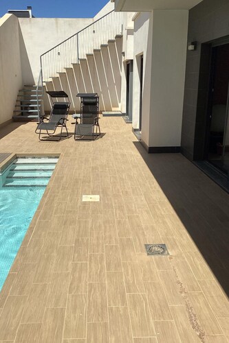 HouseSleeps6-Pool-Beach-Garden-Solarium-PetOK