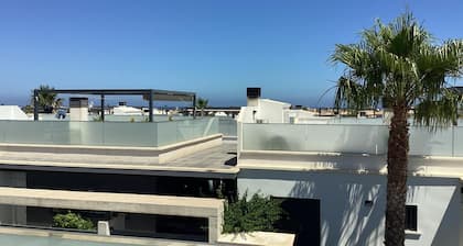 HouseSleeps6-Pool-Beach-Garden-Solarium-PetOK