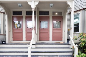 Exterior detail - Harvard Square 3BR w/ W/D, steps to Harvard Square (Cambridge)