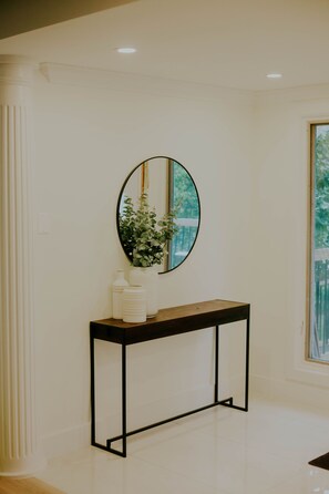 Interior - Peaceful Luxury in Prince Edward County – Hot Tub, EV Charger (Carrying Place)