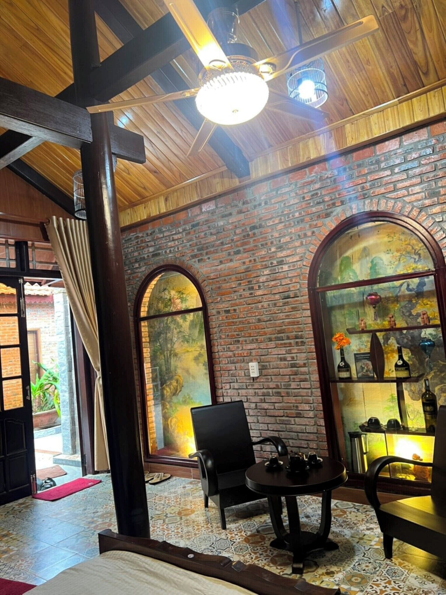 高級寢具、迷你吧、書桌、免費無線上網