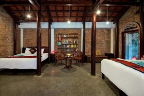 Premium bedding, minibar, desk, free WiFi - An Vien Hoi An Villa (Da Nang)