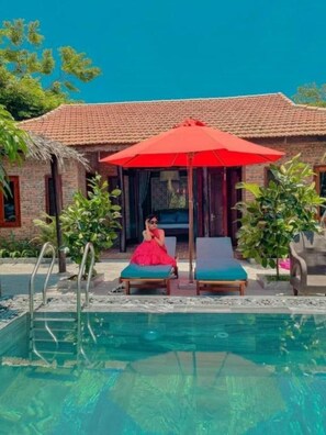 Swim-up bar - An Vien Hoi An Villa (Da Nang)