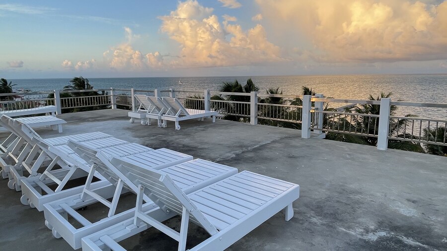 Caye Caulker Beach Hotel