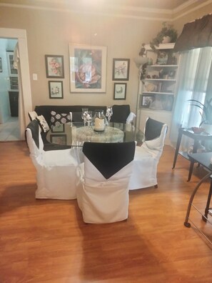 Dining - Large 3 room suite including coffee bar , TV (Ruston)