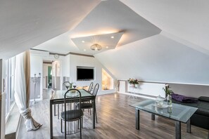 Interior - 'Uhse Apartment' with Garden & Wi-Fi (Heide)