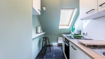 雪櫃、微波爐、焗爐、爐具