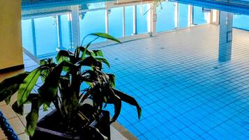 Innenpool, beheizter Pool