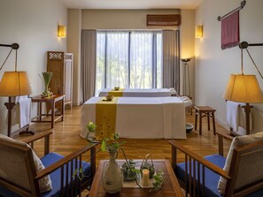 Salas de tratamiento para parejas, sauna y baño de vapor 