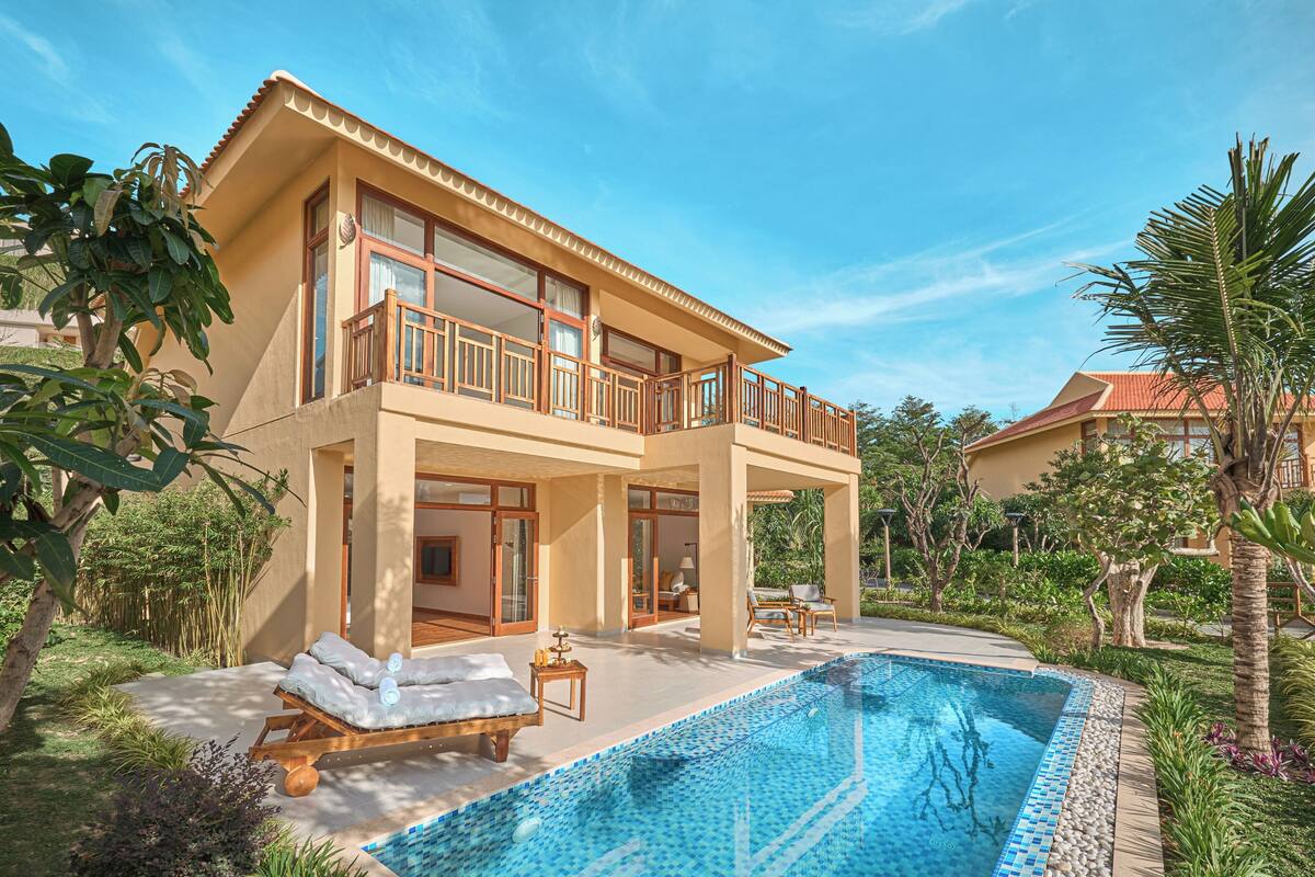Lagoon 3-Bedroom Pool Villa | Minibar, in-room safe, desk, laptop workspace