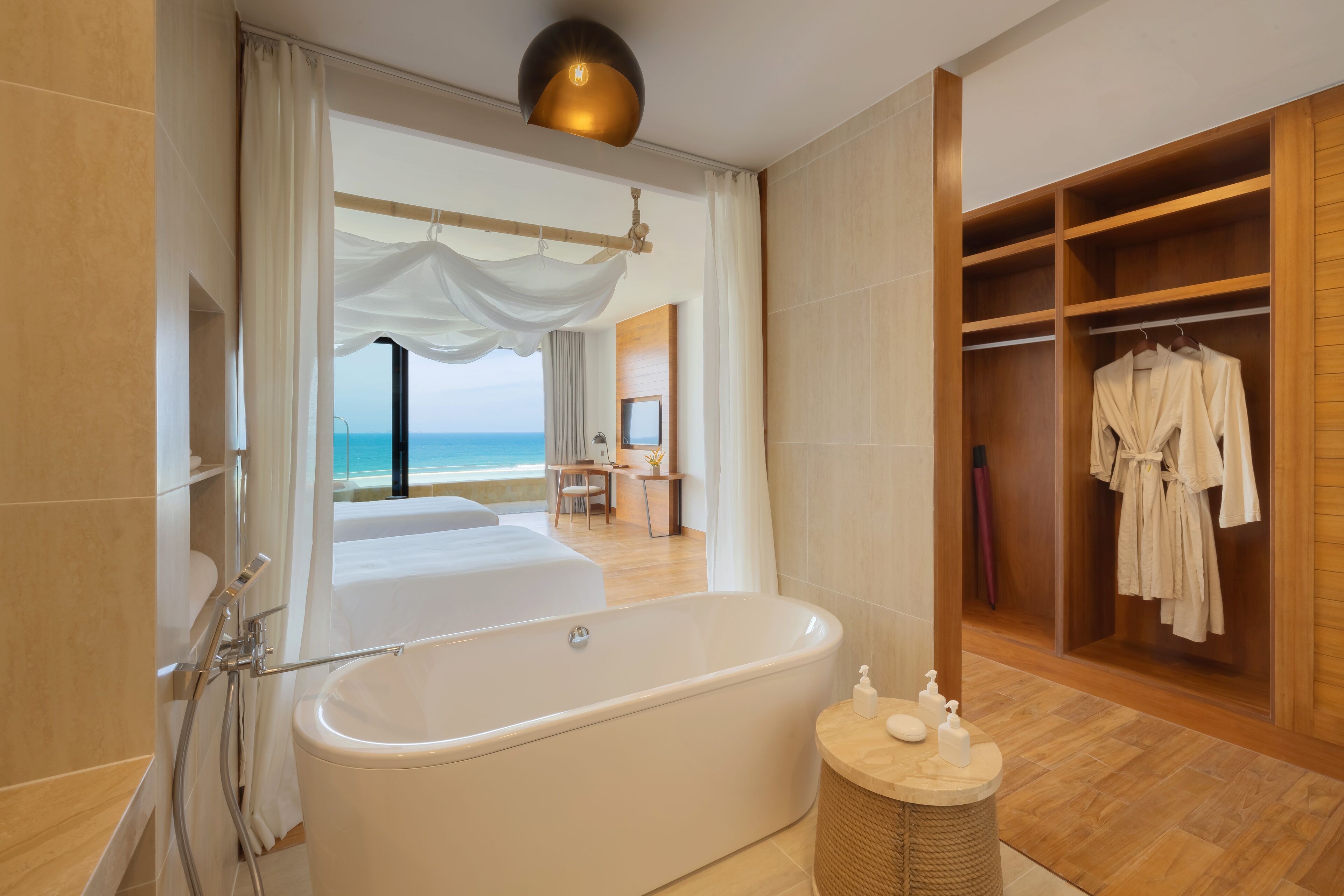 Bồn tắm và buồng tắm vòi sen riêng, bồn tắm thủy lực, vòi sen phun mưa 