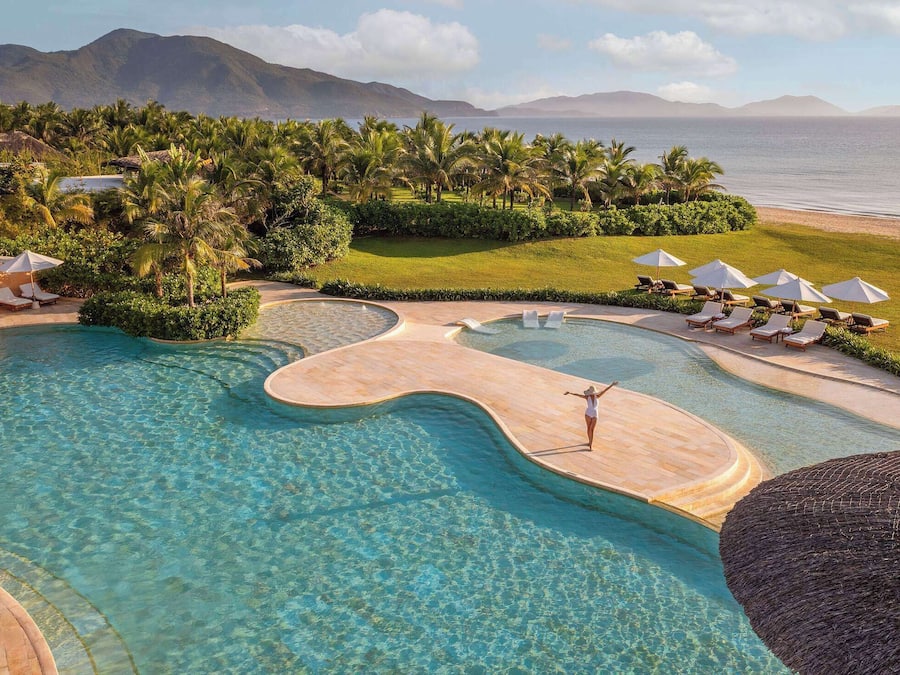 2 outdoor pools, pool umbrellas, pool loungers