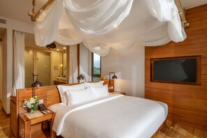 Suite, 2 Schlafzimmer, Meerblick | Minibar, Zimmersafe, Schreibtisch, laptopgeeigneter Arbeitsplatz