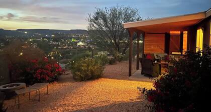 Million Dollar Mountain Views amazing Hilltop Home close to Hiking & Attractions