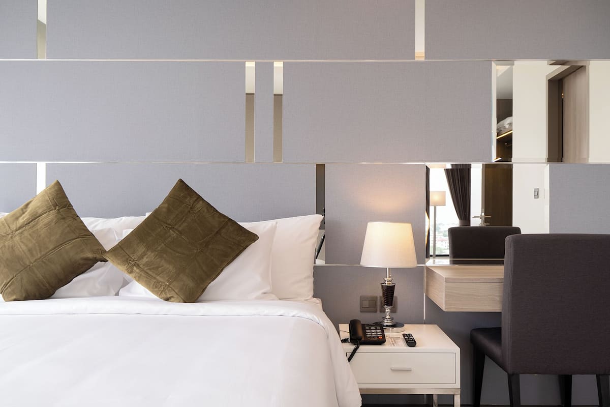 Executive Double Room | In-room safe, desk, blackout curtains, iron/ironing board
