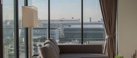 Executive Double Room | In-room safe, desk, blackout drapes, iron/ironing board