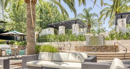 Upscale Burbank 2BR w/ BBQ, Gym & Pool, near TJ & WF, by Blueground