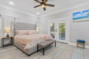 4 habitaciones, escritorio y tabla de planchar con plancha 