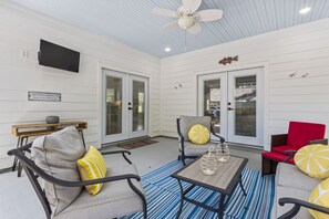Interior - Beautiful new home just mins to the beach, aquarium, BUC-EES, and Downtown! (Gulfport)