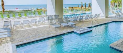 屋内プール、屋外プール