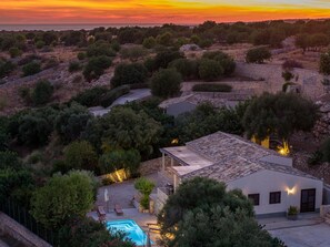 Exterior - Lovely Sicilian-style villa with pool and sea view, 3 Km from the beach  (Scicli)