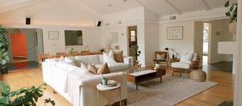 Large 4 bedroom house with pool in bamboo forest!