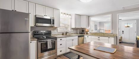 Kühlschrank, Mikrowelle, Geschirrspüler